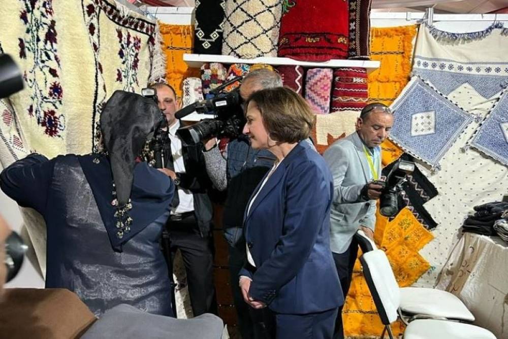 Fatim-Zahra Ammor visite le Salon régional de l'économie sociale et solidaire à Khénifra