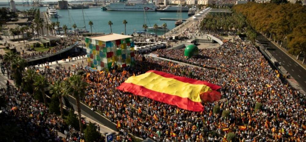 Espagne: la droite dans la rue contre Sánchez et l’amnistie des indépendantistes catalans