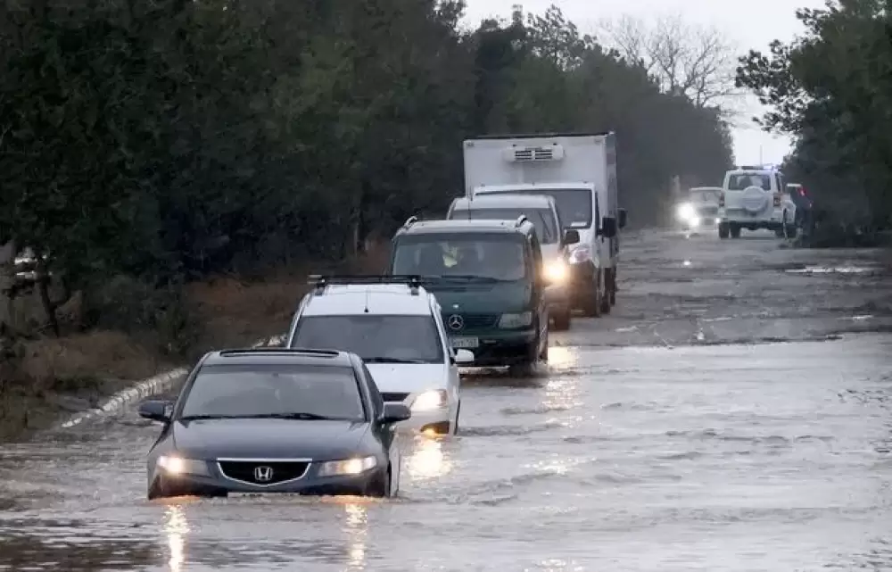 Une « méga-tempête » fait rage dans le sud de la Russie et en Crimée