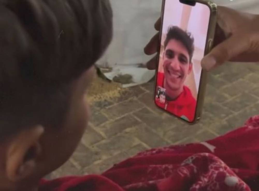 Gaza : Yassine Bounou réalise le rêve d’un enfant en échangeant avec lui