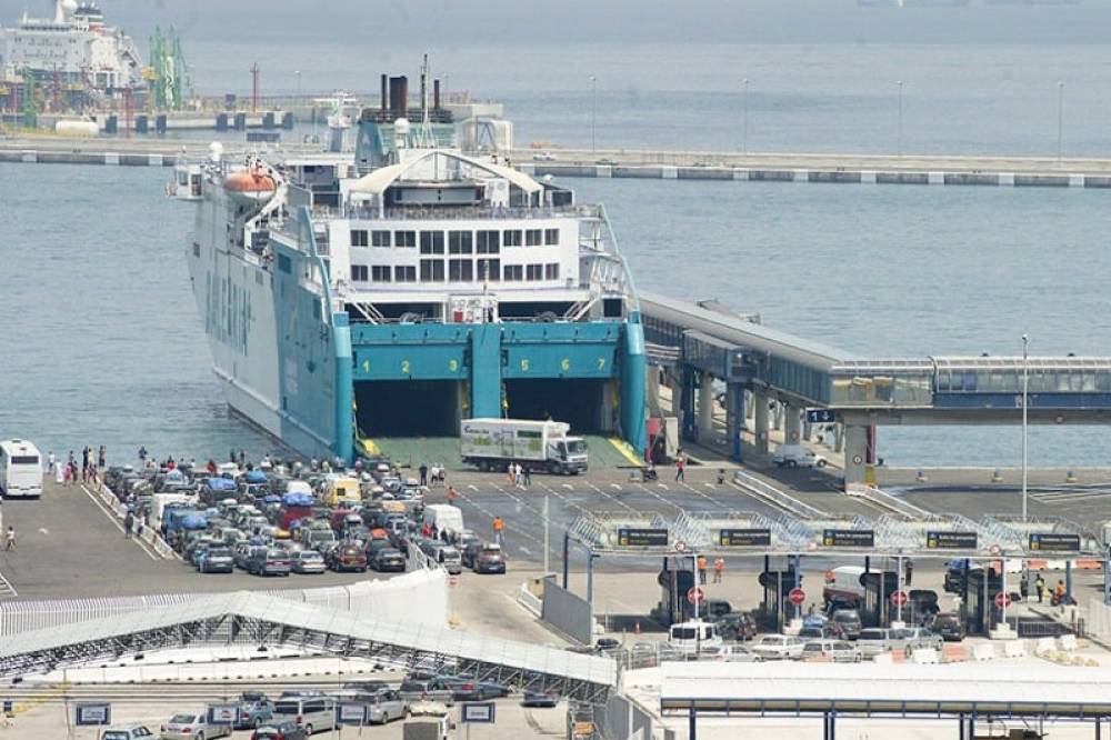 Deux compagnies maritimes espagnoles en concurrence pour le rachat de la ligne Tarifa-Tanger