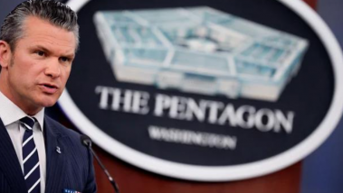 Après les tirs, le chef du Pentagone annonce le dé...