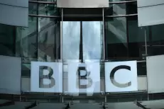 Coup de tonnerre à la BBC : Démissions au sommet sur fond de scandale