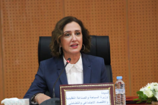 La ministre du Tourisme sous le feu des critiques: quand le marketing privé s’invite dans l’action publique