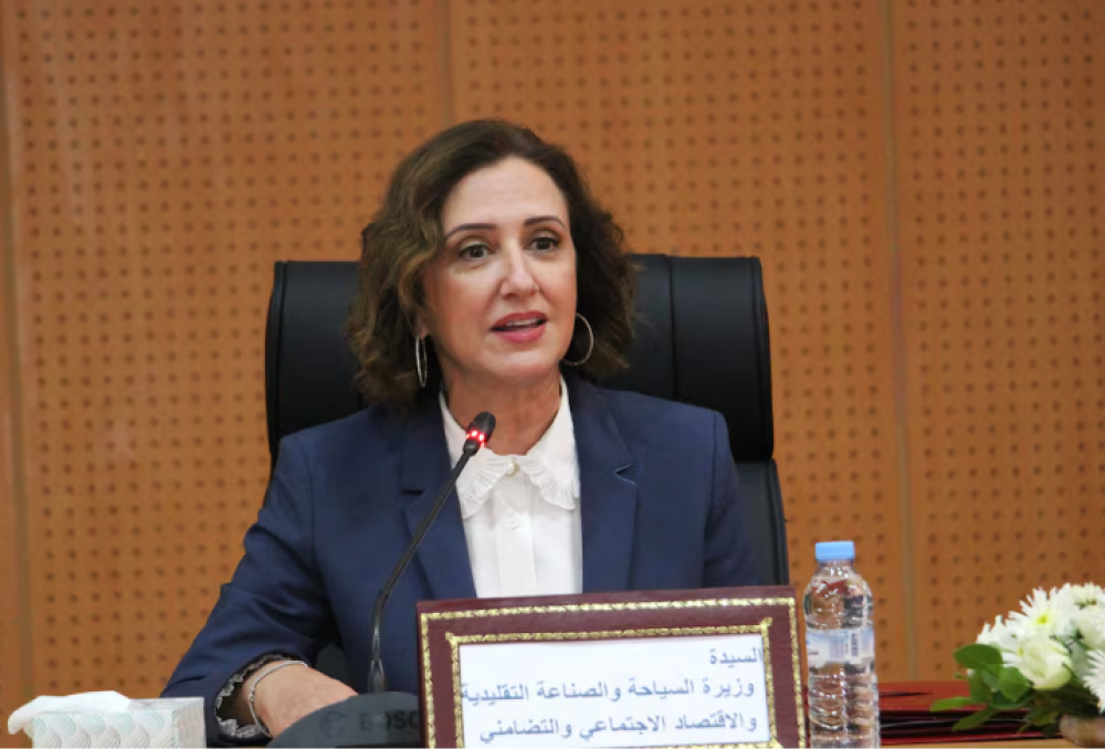 La ministre du Tourisme sous le feu des critiques: quand le marketing privé s’invite dans l’action publique