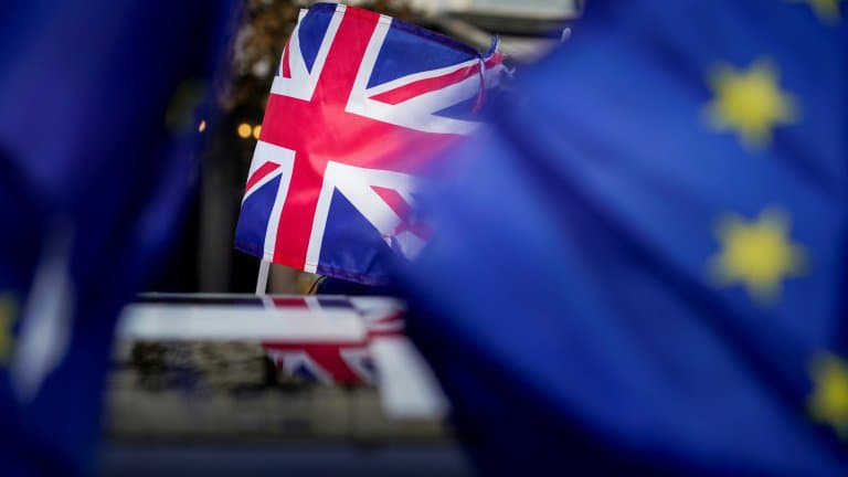 Accord ou "NO DEAL": Ce que coûtera le brexit à la France