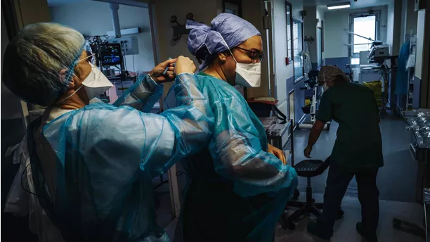 Covid-19 : les contaminations explosent en Europe cette semaine