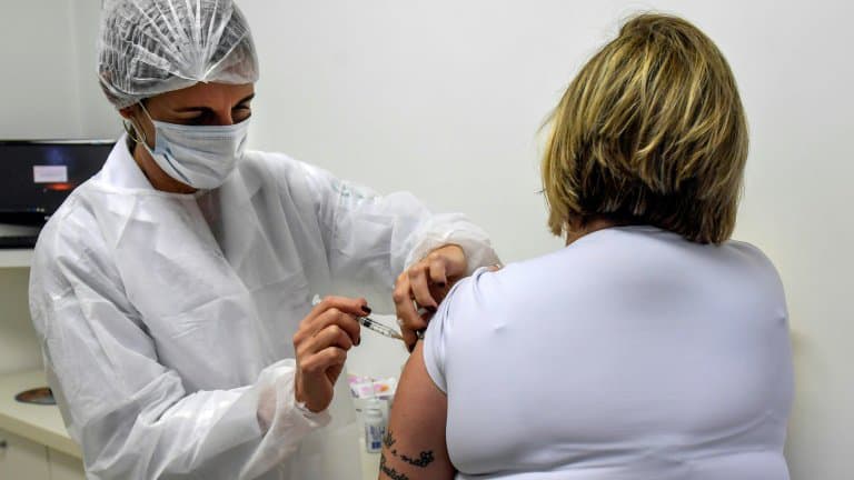 Covid-19: les essais du vaccin d’AstraZeneca reprennent au Japon