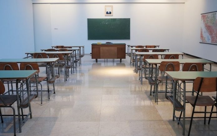 Flambée de Covid-19: New York ferme les écoles dans plusieurs quartiers