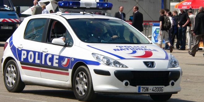 France: un homme armé abattu après avoir menacé des passants à Avignon