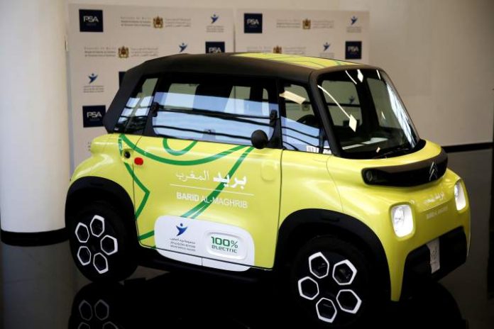 Les facteurs marocains circuleront désormais en voiture électriques pour la distribution du courrier