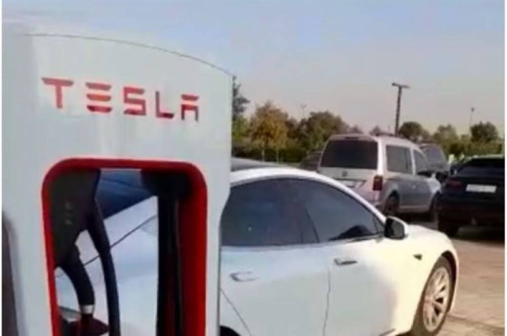 Des bornes Tesla installées à Casablanca