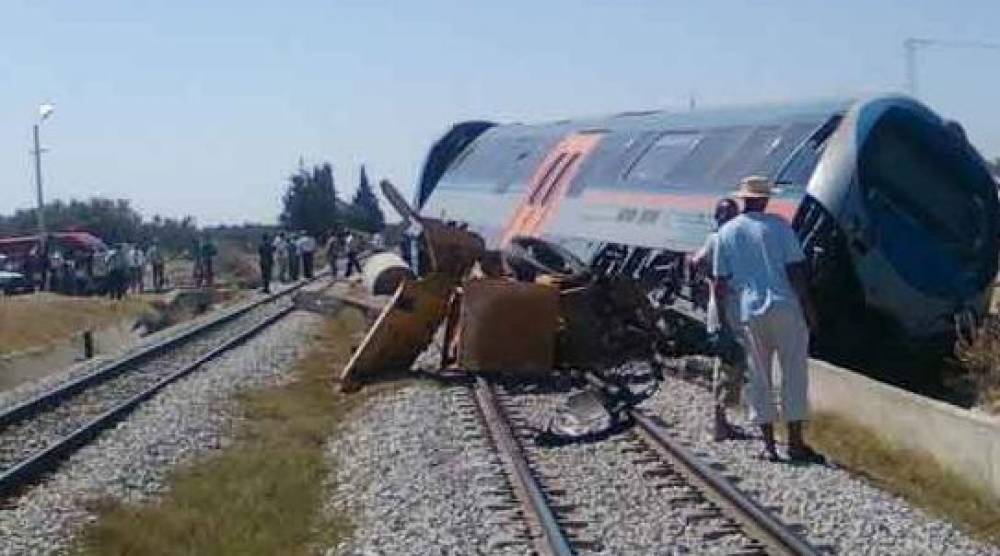 Une trentaine de blessés dans une collision entre deux trains en Tunisie