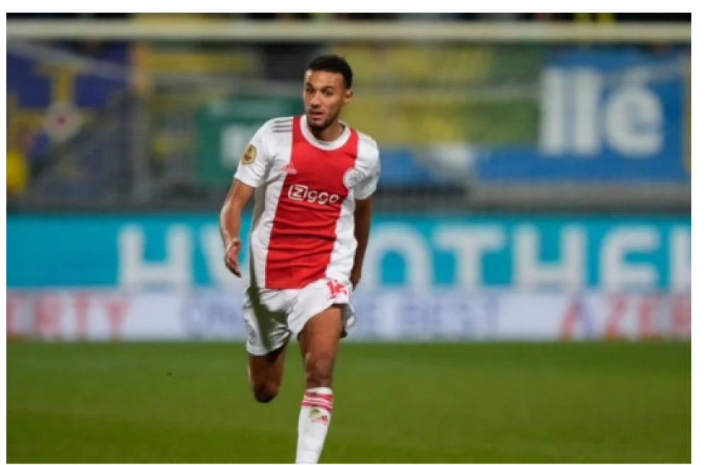 Ajax Amsterdam : Le FC Barcelone, sur les traces de Noussair Mazraoui?