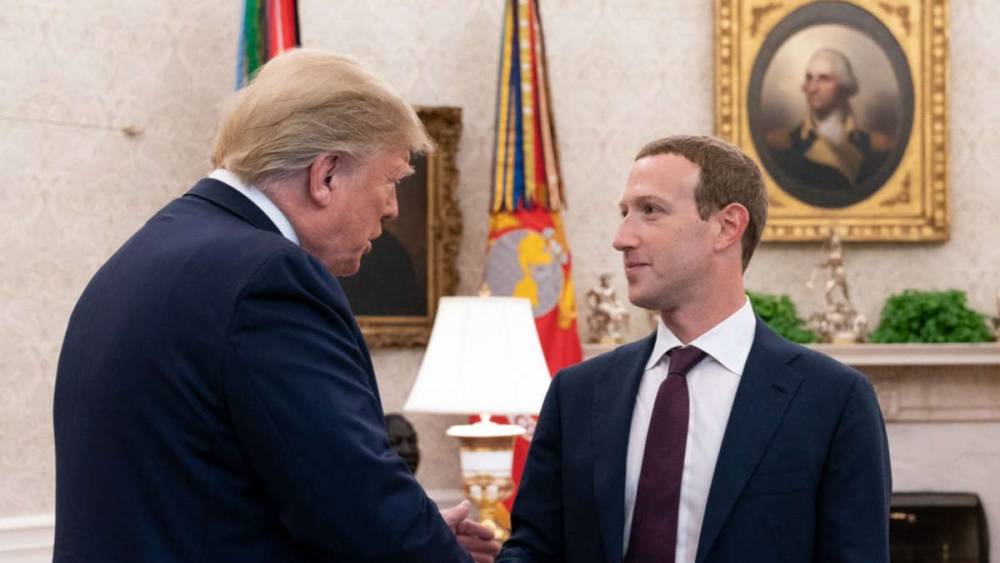 Trump qualifie Zuckerberg de « criminel » après un don du PDG de Facebook