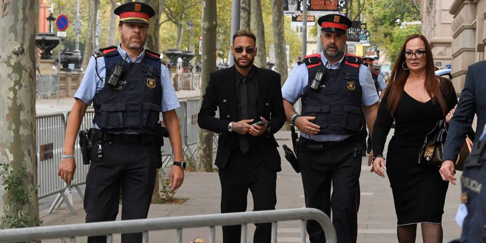 Foot : À un mois du Mondial, Neymar jugé pour corruption à Barcelone