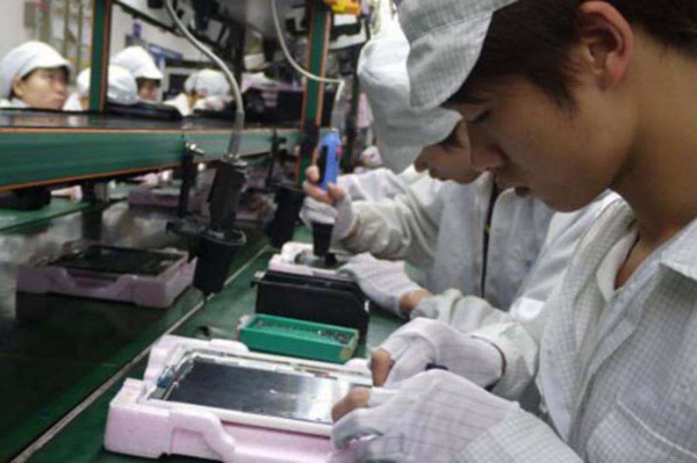 Chine/Covid: une usine d'iPhone confinée, les employés s'enfuient