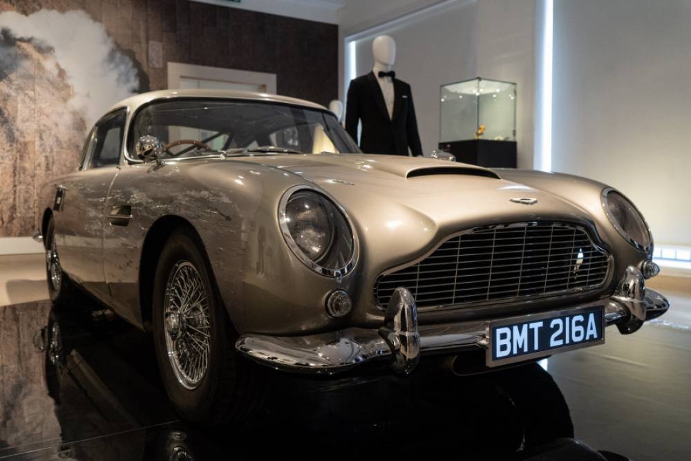 Une vente aux enchères James Bond rapporte près de 7 millions de livres