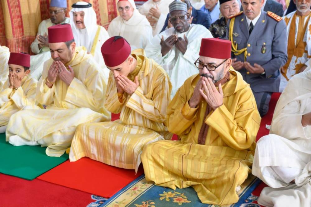 SM le Roi, Amir Al Mouminine, accomplit la prière du Vendredi à la mosquée "Hassan" à Rabat