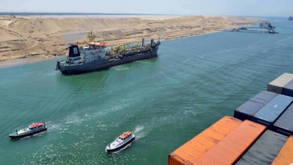 Egypte: le canal de Suez génère 9,3 milliards de dollars de revenus