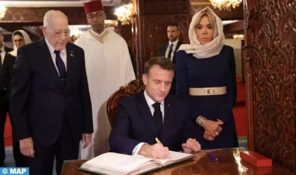 Macron et son épouse visitent le mausolée Mohammed V