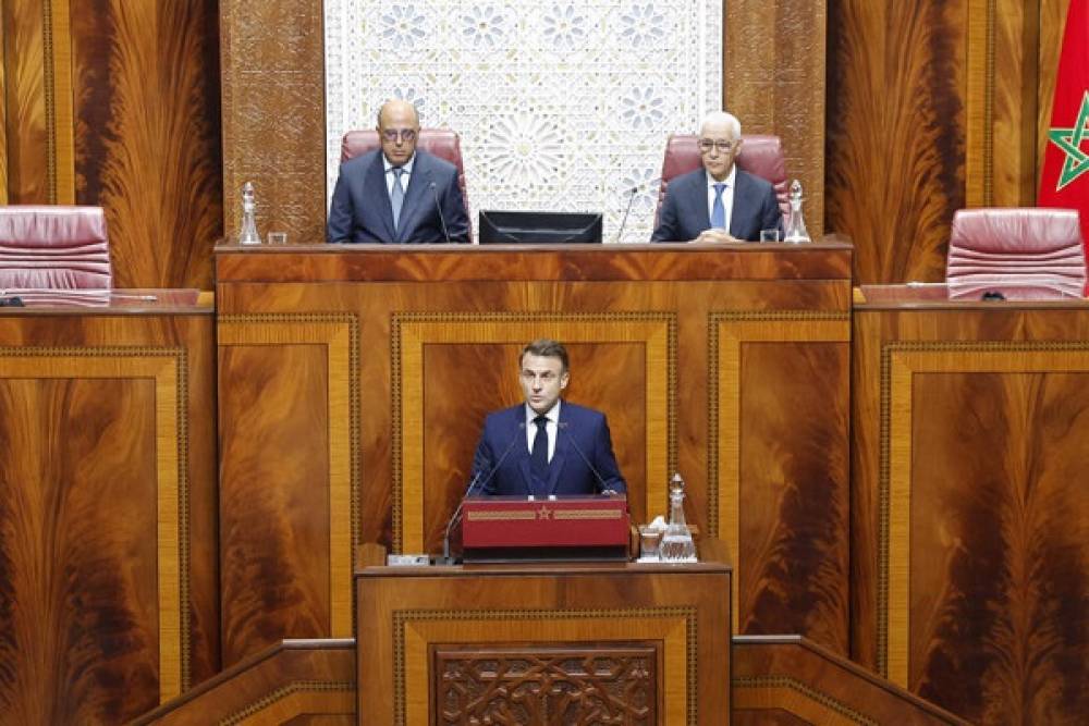 Macron prononce un discours devant les membres des deux Chambres du Parlement