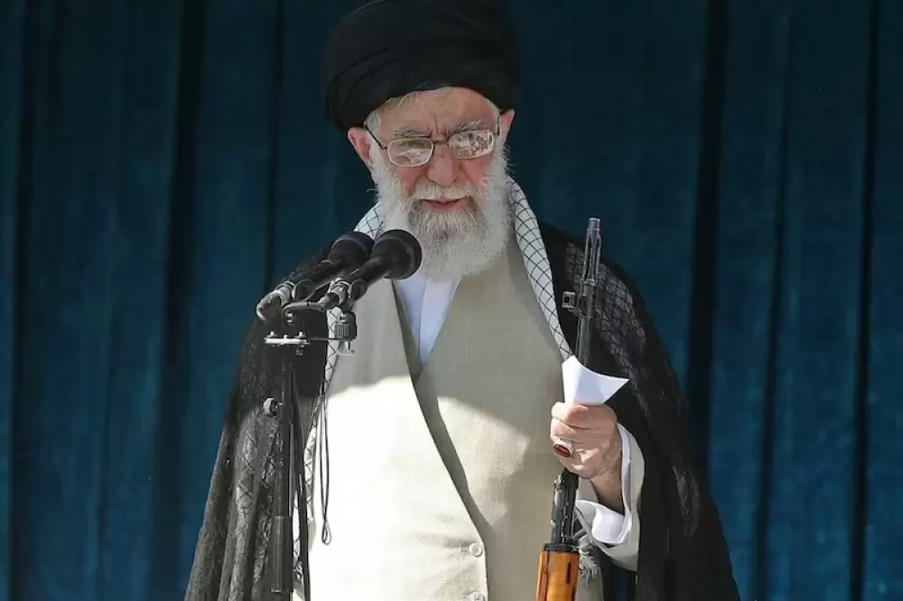 Les alliés de l'Iran ne reculeront pas face à Israël, avertit Khamenei en arabe