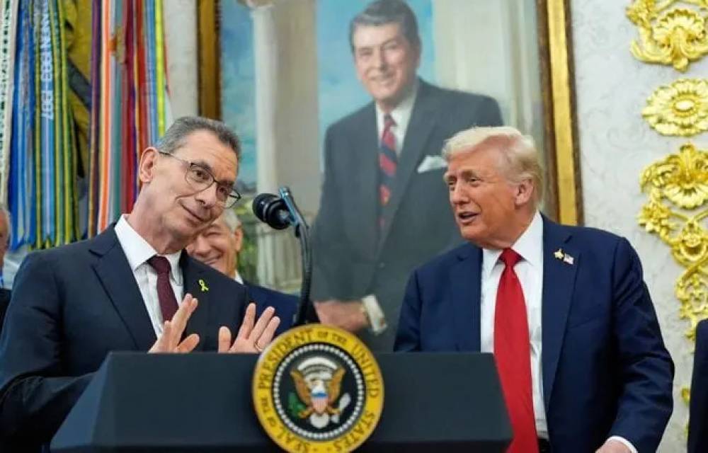 Trump conclut un accord avec Pfizer pour baisser certains prix de médicaments