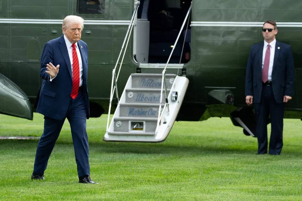 Donald Trump entame une visite officielle au Japon