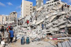 Tension à Gaza: Israël menace de relancer la guerre si le Hamas ne restitue pas les corps des otages