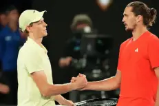 Sinner forfait pour le reste de la saison, cède sa place de N1 à Zverev
