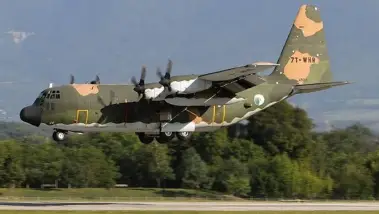 Alger-Moscou via la Pologne : une ligne militaire...