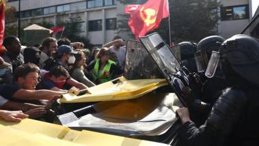 France : 305 policiers et gendarmes blessés lors d...