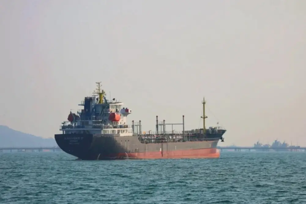 Les cours du pétrole retombent avec des espoirs de négociations au Moyen-Orient