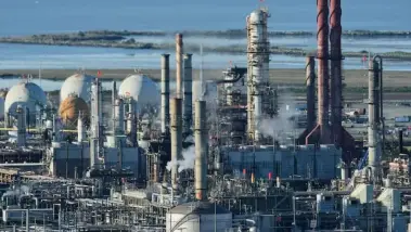 Pétrole : les cours reculent, le marché anticipe u...