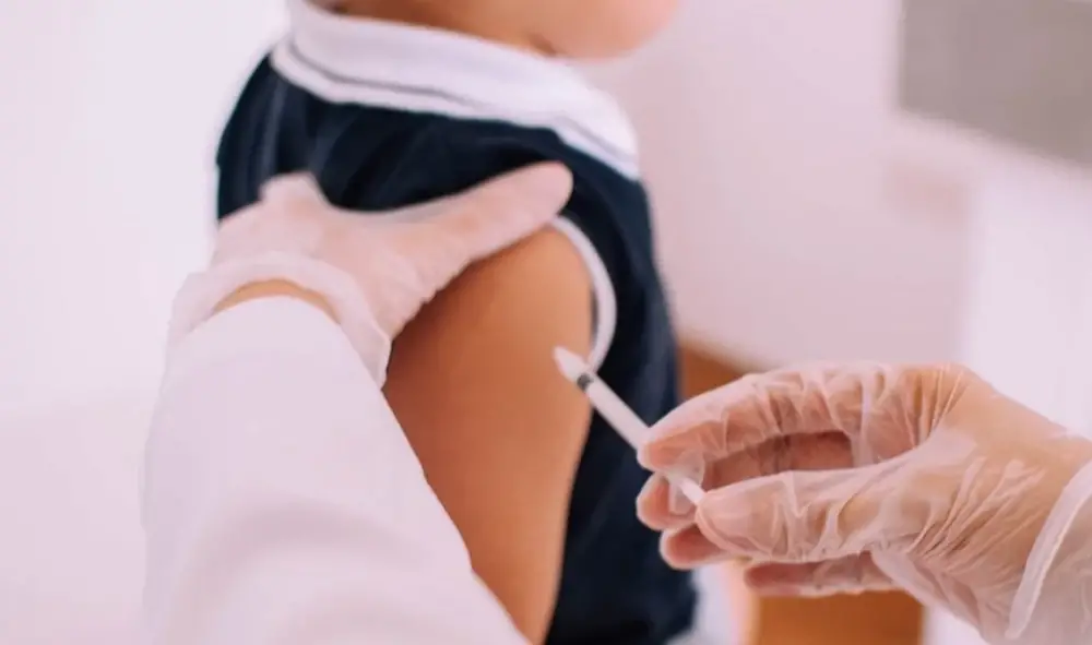 Vaccination des enfants : le ministère rassure sur les stocks et appelle à compléter les doses