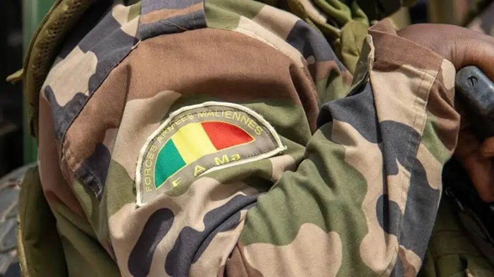 Mali: l'armée annonce des frappes contre deux positions de groupes terroristes