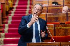 AMO : Lekjaa refuse que le privé capte 90 % des dépenses de santé