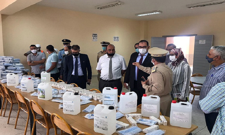 Covid-19 : Distribution de bavettes et de gel hydroalcoolique aux écoliers à Tamansourt
