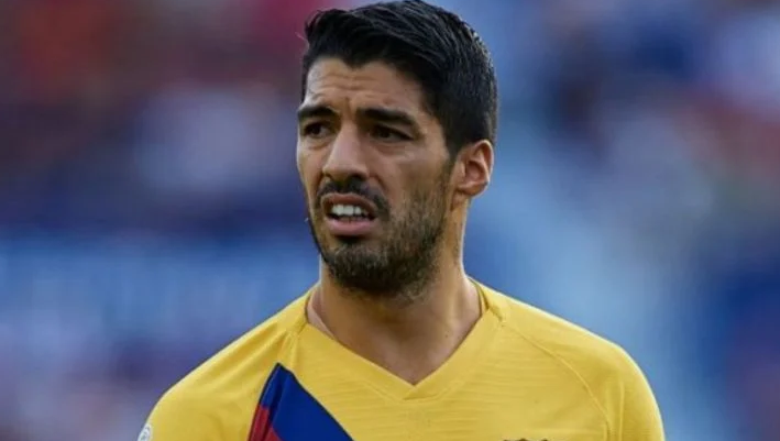 Luis Suarez aurait triché à son test de langue italienne, une enquête ouverte