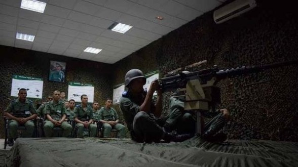 Forces armées royales: un groupe d’officiers développe un simulateur de tir pour armes collectives