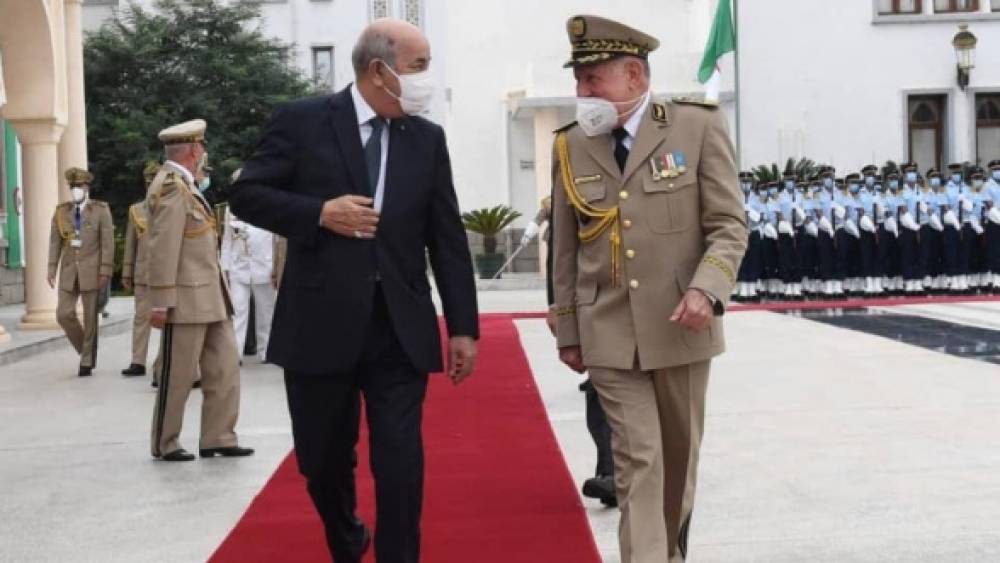 Vidéo. Quand le général Saïd Chengriha enterre le président Abdelmadjid Tebboune aux obsèques de Bouteflika