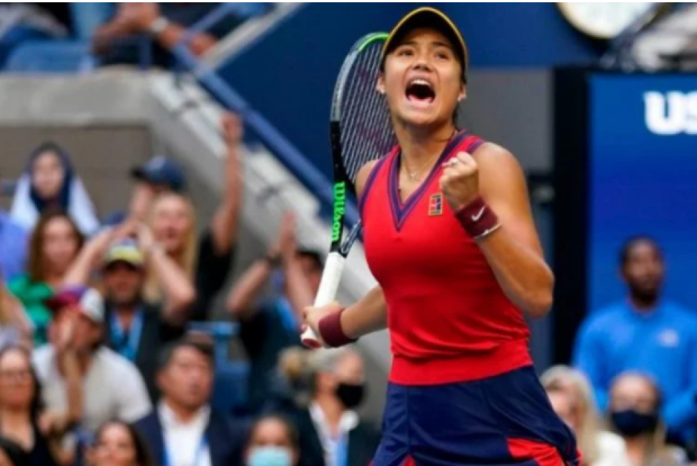 Tennis : Qui est Emma Raducanu, l’Anglaise de 18 ans qui a remporté l'US Open ?