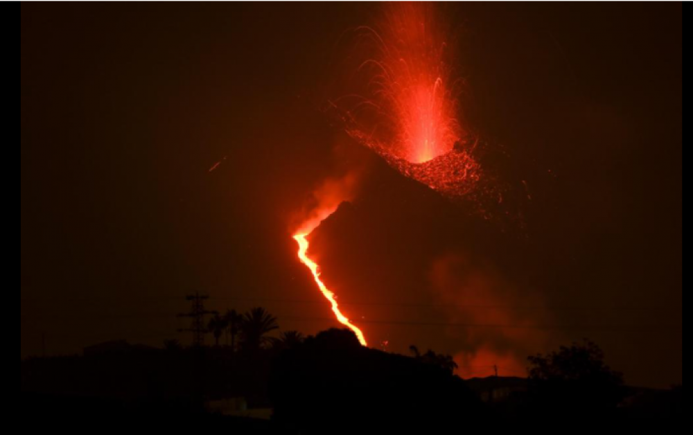 Eruption volcanique aux Canaries: plusieurs quartiers confinés par crainte des gaz toxiques (photos)