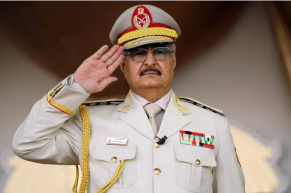 Le Libyen Haftar, un maréchal va-t-en-guerre qui se rêve en chef d'Etat