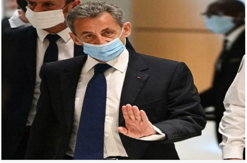 France: l'ex-président Sarkozy condamné à un an de prison ferme