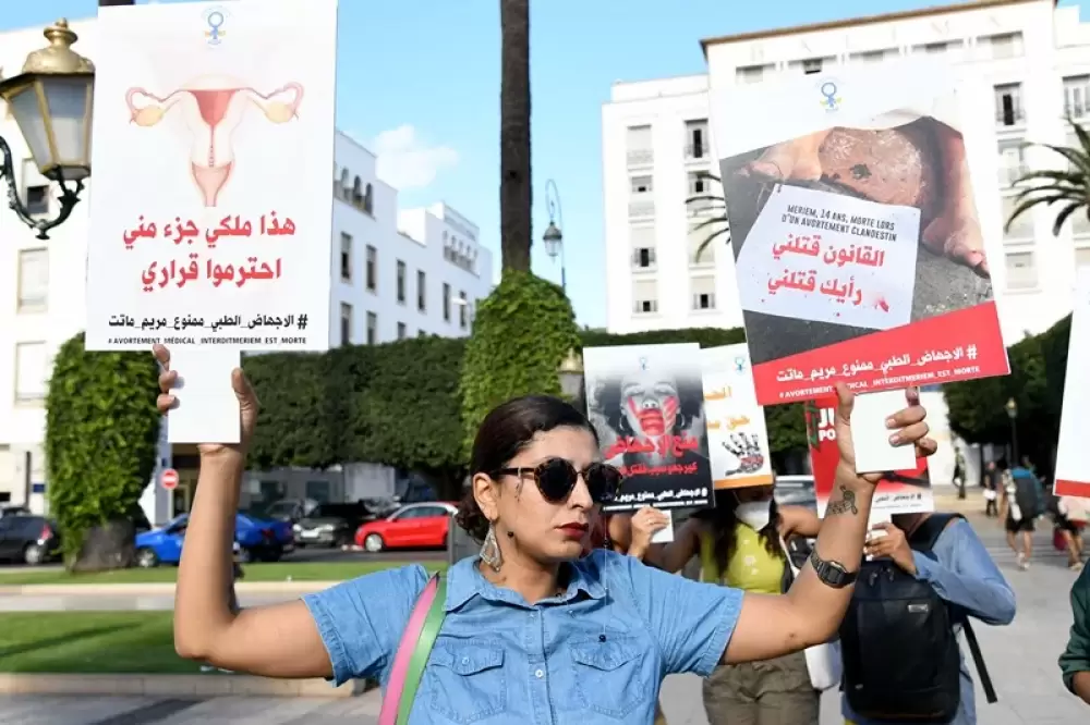 Droit à l'IVG : Sit-in devant le parlement pour réclamer la légalisation de l'avortement