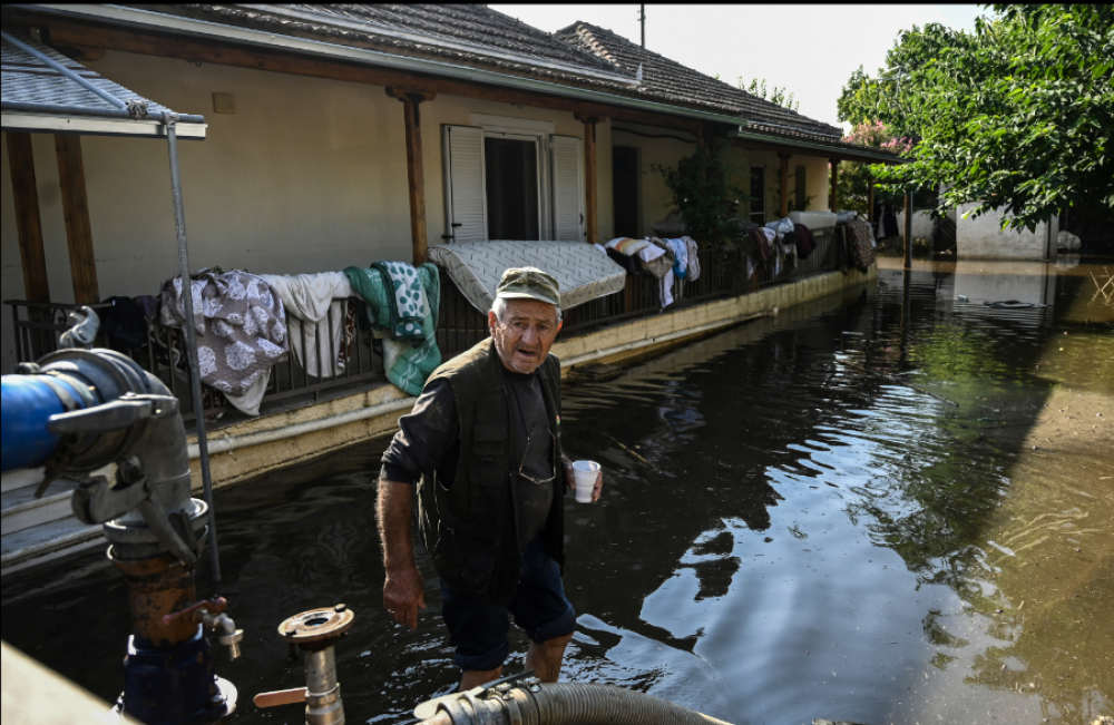 Grèce: les inondations font 15 morts, selon un nouveau bilan