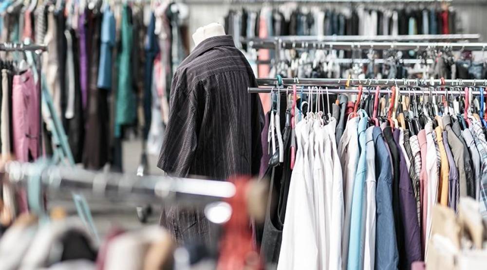 Vêtements d’occasion : un secteur à faible impact fiscal malgré son poids économique