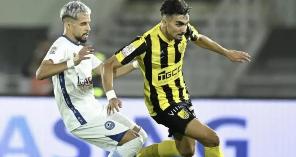 Botola : le MAS lance la défense de son titre avec une victoire, la RSB accrochée à Tétouan